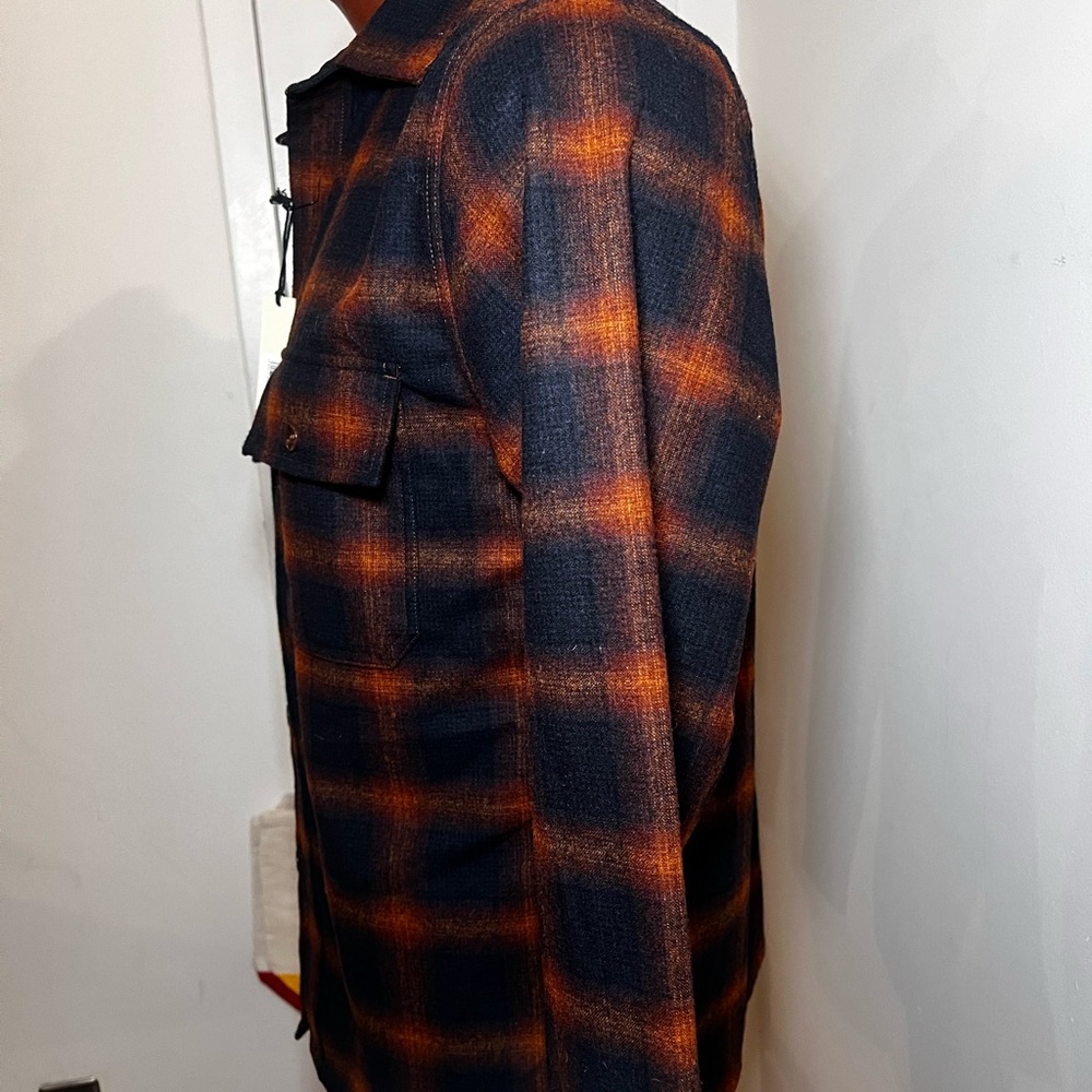 Banana Republic Plaid Button-Up Shirt - Picture 4 of 8